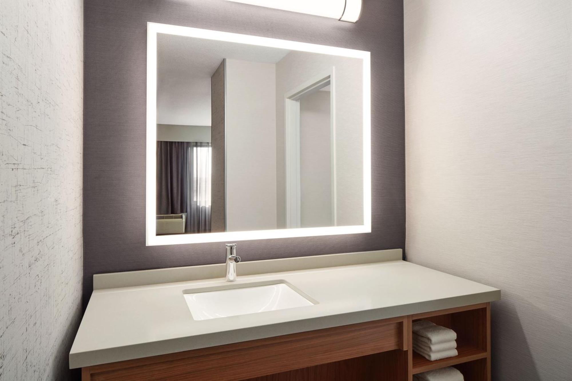 Courtyard By Marriott Mississauga-Airport Corporate Centre West Hotel Eksteriør billede